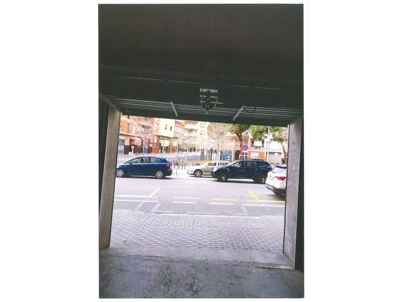 Foto 304f1893-0eb8-4620-8a1b-2c1fc549a542. Aparcament cotxe a Peramàs Mataró