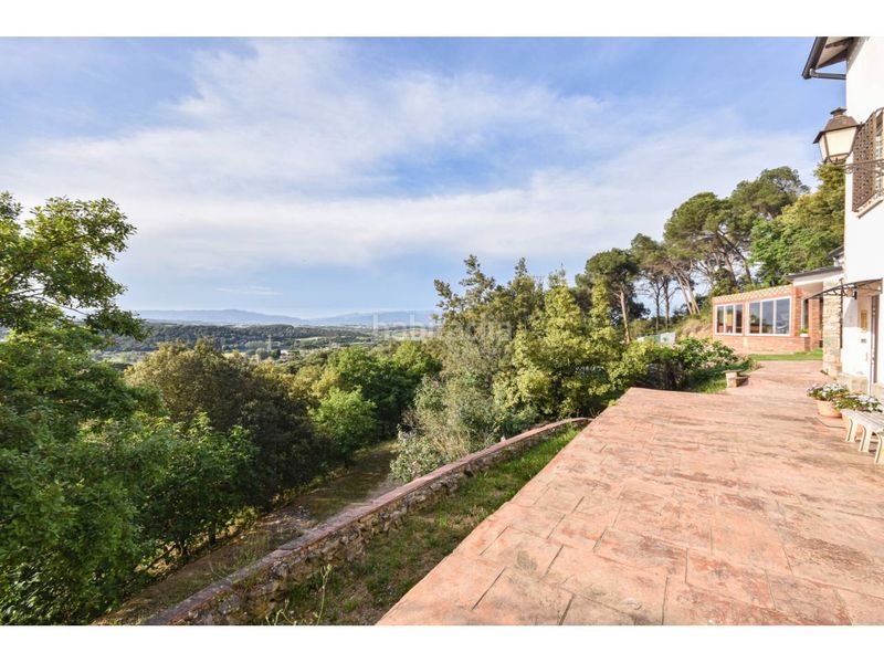 Foto 10cd10bf-2f0f-4425-88fd-a87705701c94. Casa amb aparcament piscina a Vilanova del Vallès