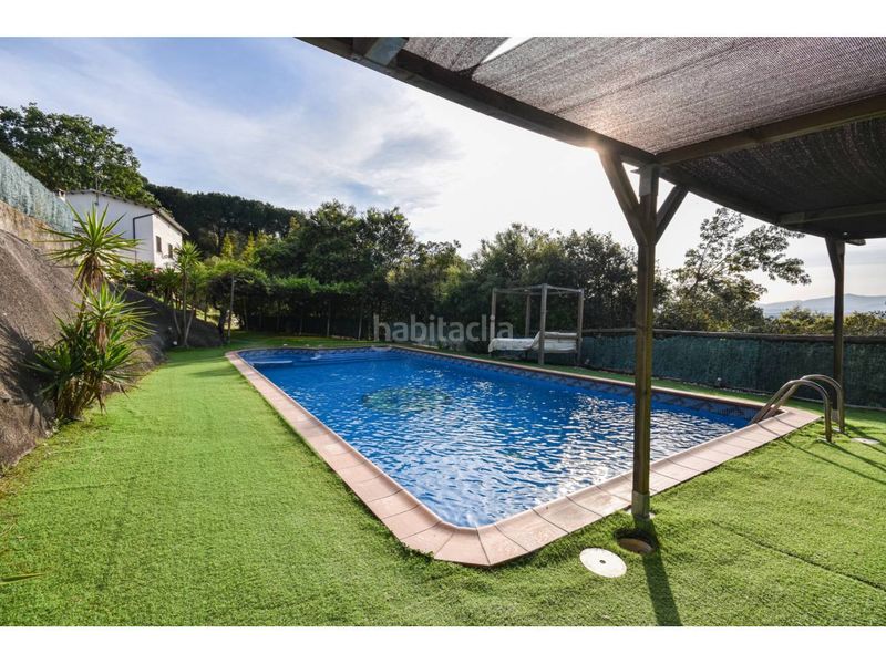 Foto 9d5aa0f2-70c4-4b66-89c1-0951d6e3dbf7. Casa amb aparcament piscina a Vilanova del Vallès
