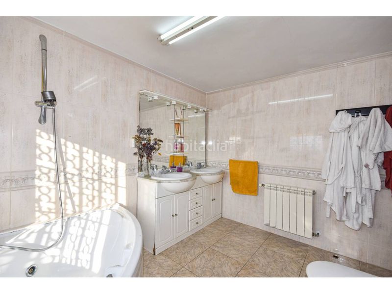 Foto c28369fe-f180-4a21-9564-cf4d5019c170. Casa amb aparcament piscina a Vilanova del Vallès