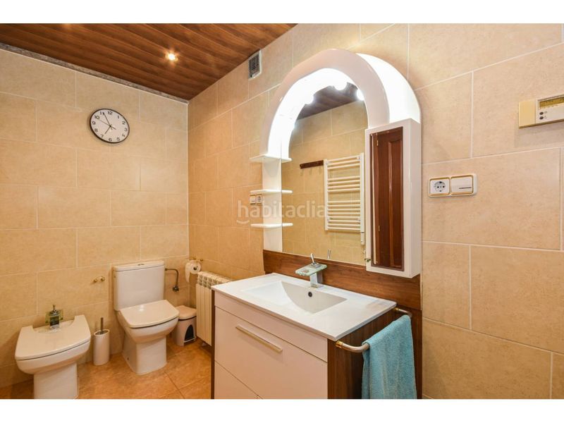 Foto c36cc822-9963-4a4a-bd6e-45b1b5be9973. Casa amb aparcament piscina a Vilanova del Vallès