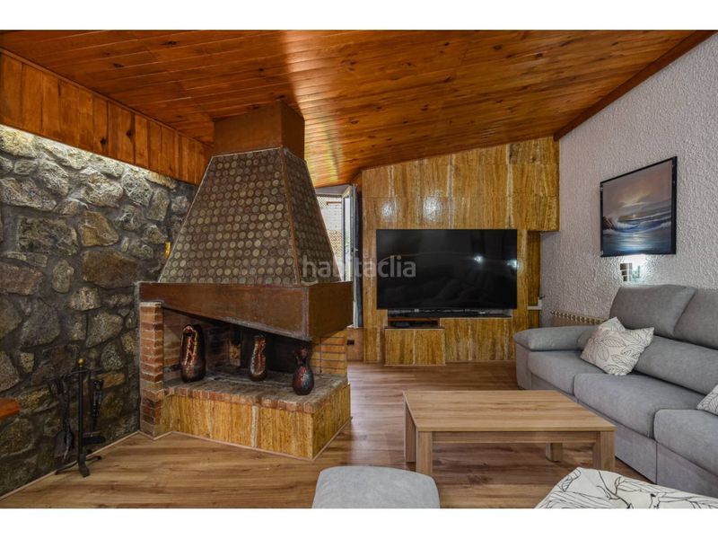 Foto dc3d83b7-8417-4b36-ad88-b3dd9e96468a. Casa amb aparcament piscina a Vilanova del Vallès