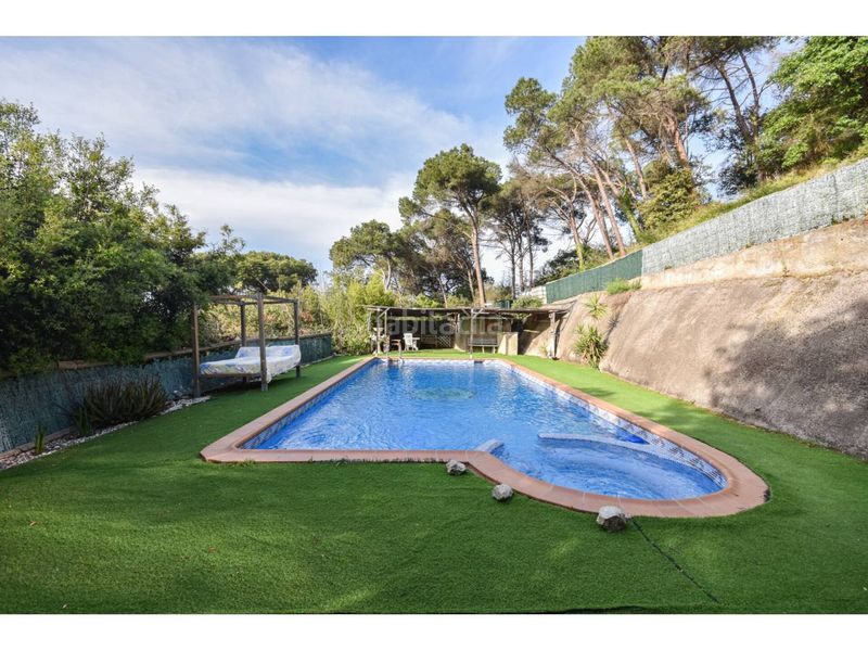 Foto e02b270a-739f-4bd8-b62b-eec1907b1123. Casa amb aparcament piscina a Vilanova del Vallès