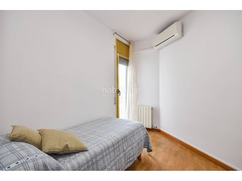 Foto cfdd1cc2-f720-4090-a7a1-b1b2c35f58b2. Àtic amb calefacció aparcament a Creu Alta Sabadell