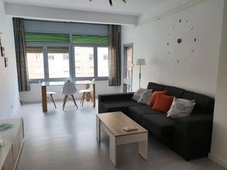 Pis  Parallel. Piso en venta en avinguda parallel