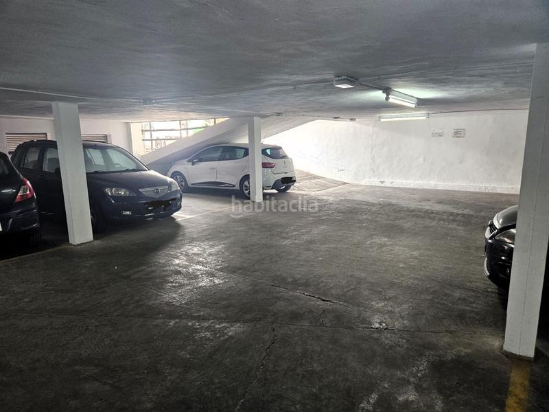 Foto a6d25c06-7230-49ee-9050-cb2b0088639f. Car parking in El Cabanyal-El Canyamelar Valencia