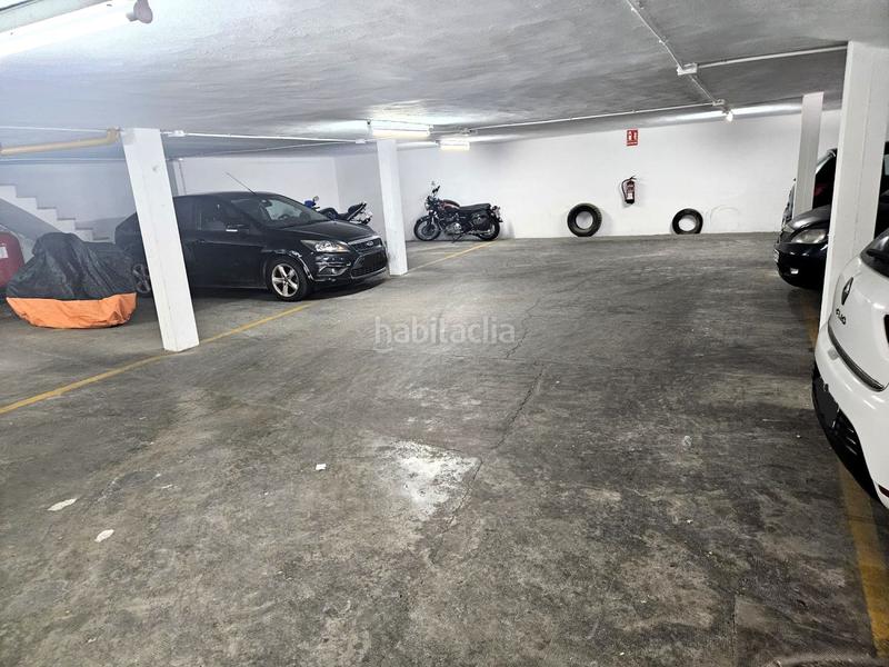 Foto bc50b2ca-4370-4348-a696-fb6766ee2c9e. Car parking in El Cabanyal-El Canyamelar Valencia