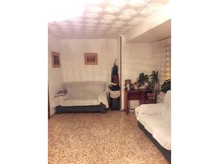 Pis  Ecce homo. Se vende vivienda en el centro de onda