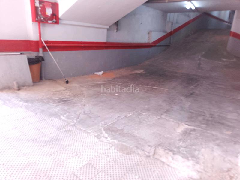 Foto f0bb2f27-da59-4a69-bcb9-c93d1a373e59. Alquiler parking coche en carrer d'orió 38 plaza en alquiler coche mediano en Badalona