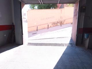 Car parking in Carrer d'Orió 38