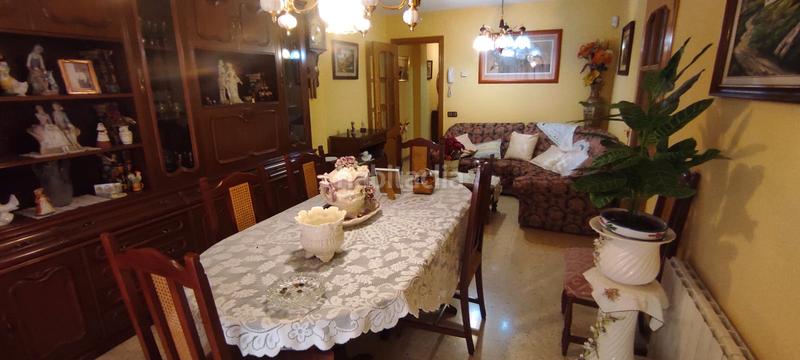 Foto 8ed4f4a7-2cc3-4547-b4a2-d397ddf86527. Piso  junto iglesia en Centre Santa Coloma de Gramenet