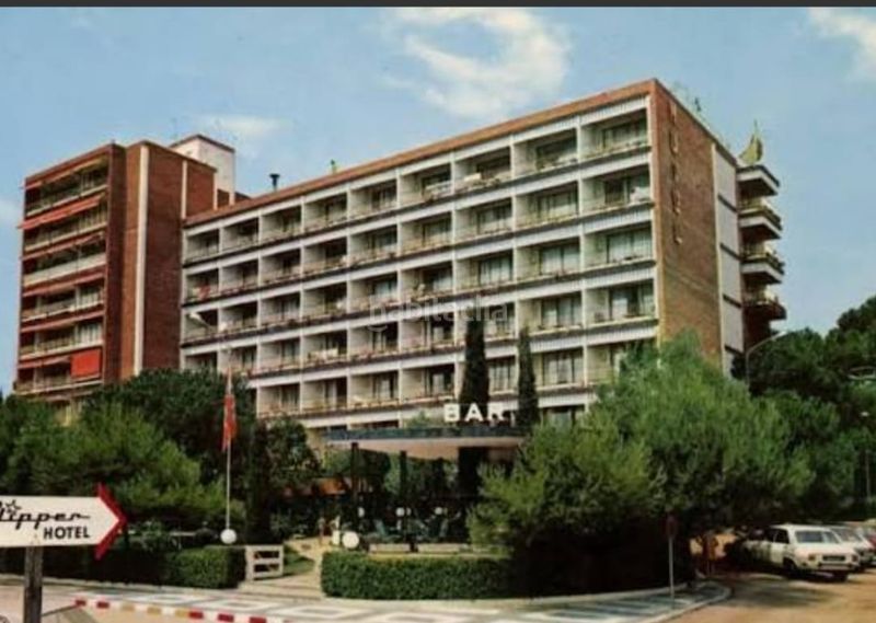 Foto c164fed4-e05a-4b0a-836c-32b83fc9a618. Pis amb calefacció piscina a Caldes d´Estrac