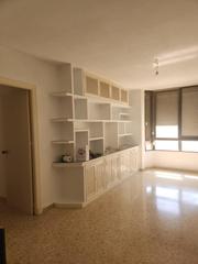 Pis  Calle colegio naval sacramento. Piso de tres dormitorios y dos baños en pleno de san fernando