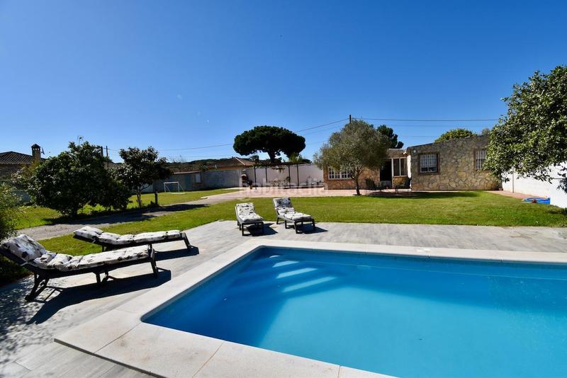 Foto 2b4e736d-8481-4b17-80be-82d98ac735e4. Location chalet avec parking dans Las Lagunas - Campano Chiclana de la Frontera