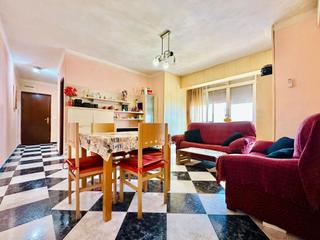 Appartement à La Pastora - La Estación. Piso de tres habitaciones en la bazan