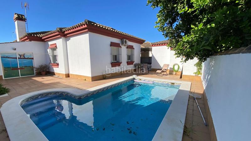 Foto ccf369fc-1389-4991-b3b2-b3af465593e8. Chalet with parking pool in La Coquina Chiclana de la Frontera