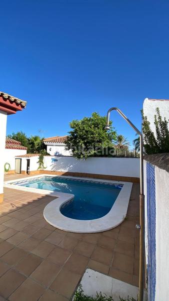 Foto 2ee1bd35-586e-4d8e-bab7-a31dd858436b. Chalet en La Coquina Chiclana de la Frontera