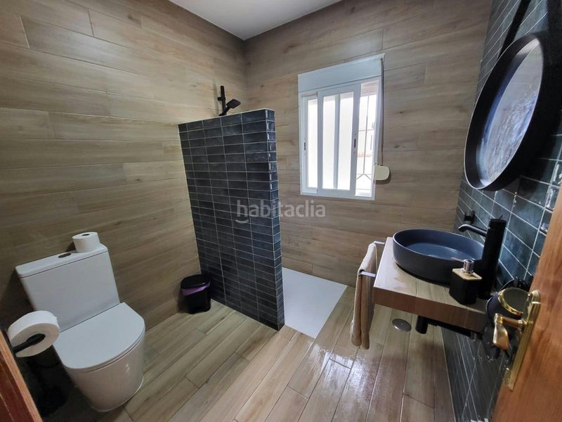 Foto 0bd0bcfe-ea14-4cb6-9a78-3069577b0395. Location chalet avec parking dans Las Lagunas - Campano Chiclana de la Frontera