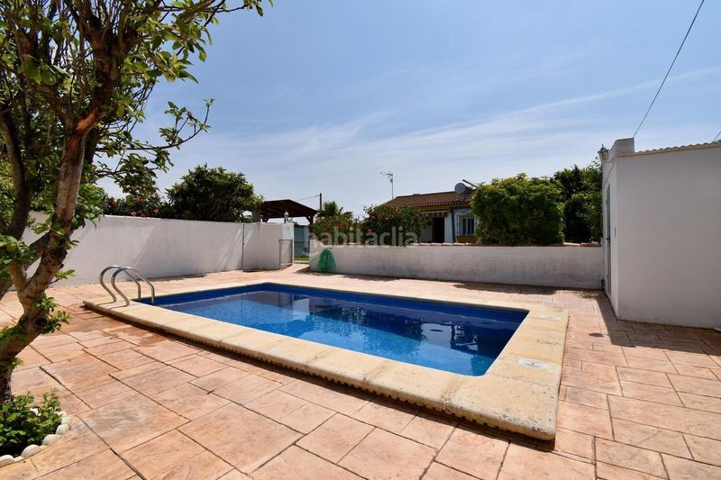 Foto 2541156e-362a-411f-838f-af276bd53d9c. Location chalet avec parking dans Las Lagunas - Campano Chiclana de la Frontera