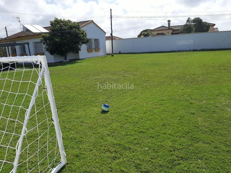 Foto f9de0d76-7bf4-46f8-904d-ad8e9fcc2a7c. Location chalet avec parking dans Las Lagunas - Campano Chiclana de la Frontera