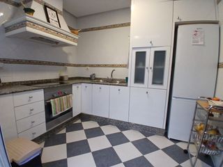Casa en El Carmen. Una casa con encanto, espacio y todo el potencial para convertir
