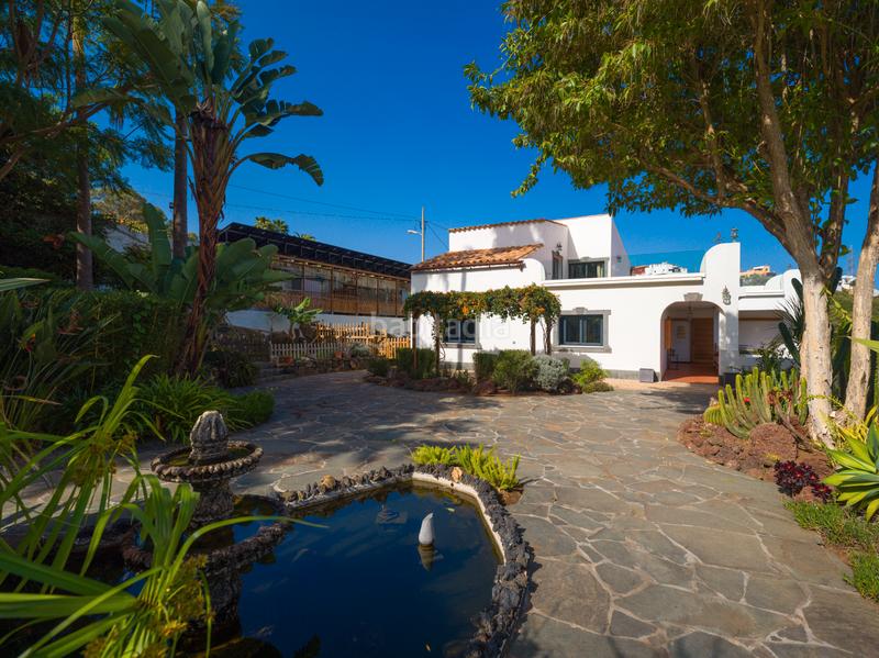 Foto a7b28779-c052-43c5-b844-023fd05e5e0a. Chalet  en Los Portales - Visvique Arucas