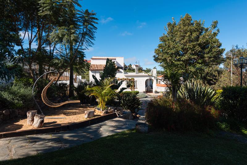 Foto f37db732-925b-4cea-afd6-9a8895edbfef. Chalet  en Los Portales - Visvique Arucas