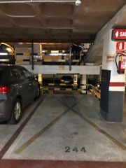Lloguer Aparcament cotxe a Carrer de muntaner 200. Plaça d'aparcament per a cotxe petit