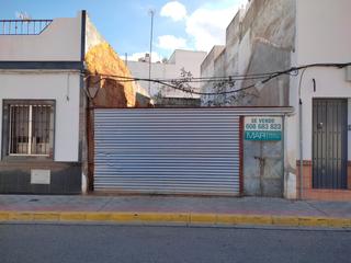 Terreno residencial en Calle SANTA ELVIRA