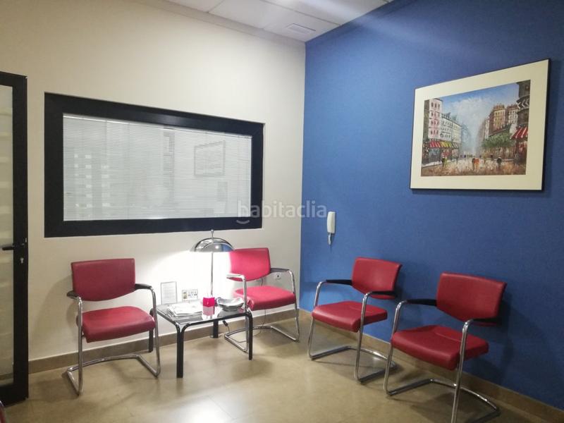 Foto 53da4fb2-651e-46a4-87ce-6435f50e5dc5. Local comercial  céntrico, completamente acabado y en funcionamiento en Dos Hermanas