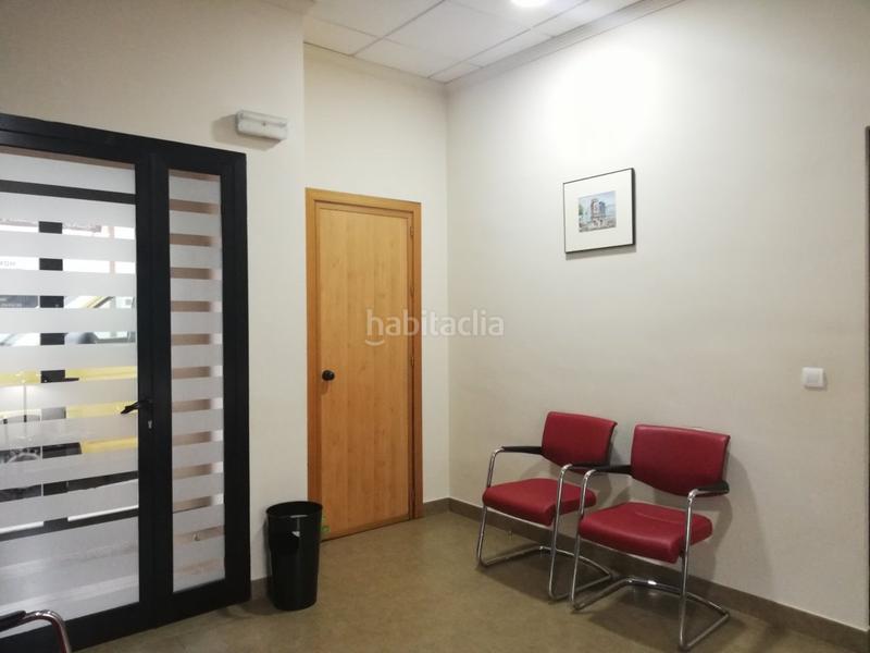 Foto 68de24ed-6549-445b-b7b2-70a32be982e3. Local comercial  céntrico, completamente acabado y en funcionamiento en Dos Hermanas