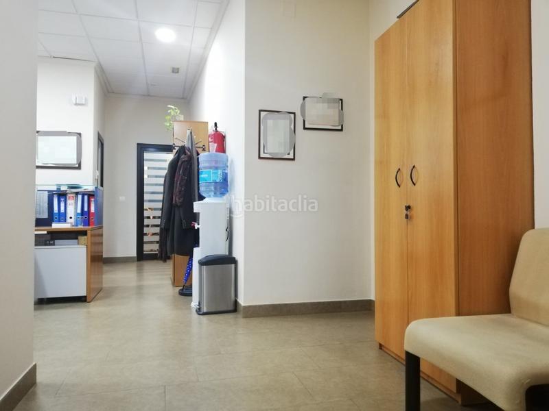 Foto 7ce738a6-e5b1-4dc8-afbe-6ab0010d579e. Local comercial  céntrico, completamente acabado y en funcionamiento en Dos Hermanas