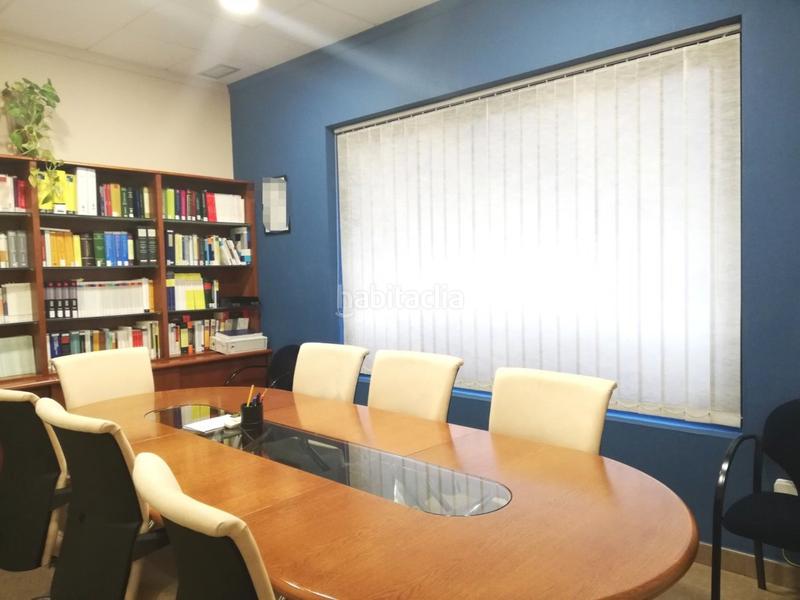 Foto 8df223f6-21a4-48e7-9e0c-88939d239a33. Local comercial  céntrico, completamente acabado y en funcionamiento en Dos Hermanas