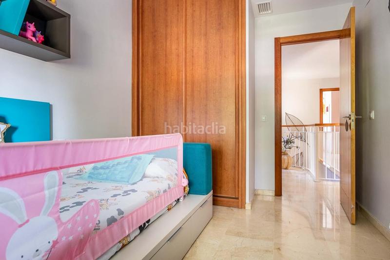 Foto 087736a4-d910-44fa-9221-e838d4a74bfe. Casa aparellada a avenida del ingeniero josé luis prats 46 a Dos Hermanas