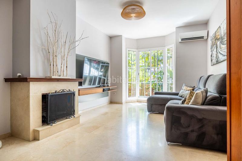 Foto 0969b8ee-35fd-4579-9370-257a7be0c092. Casa aparellada a avenida del ingeniero josé luis prats 46 a Dos Hermanas