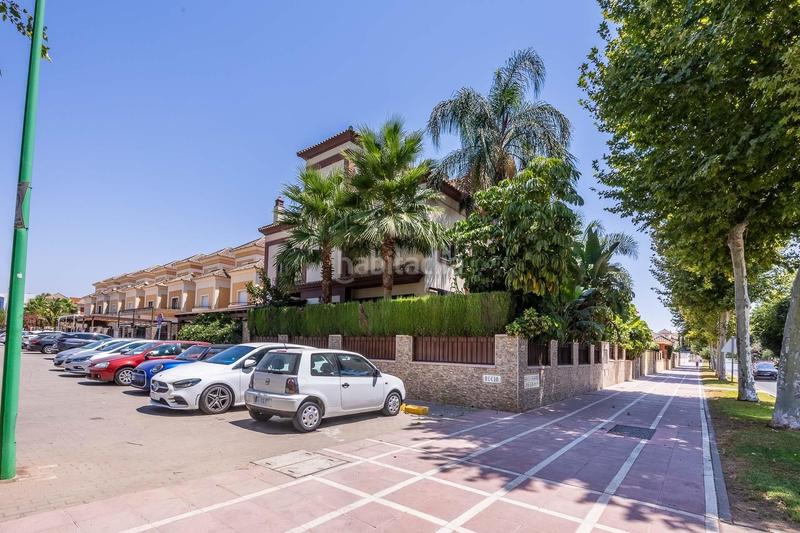 Foto 4e7d0cba-2650-40fb-8e4d-d31a17430be8. Casa aparellada a avenida del ingeniero josé luis prats 46 a Dos Hermanas