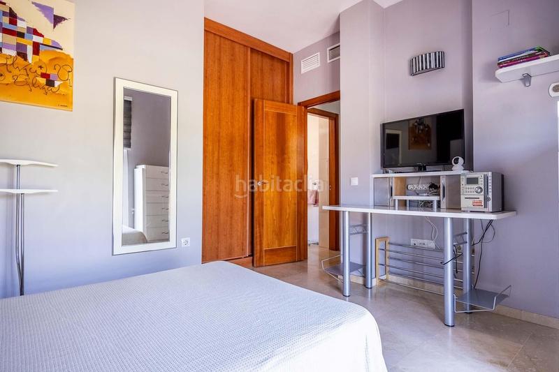 Foto 88058c6b-fb6c-45f2-b17d-173c40a4f3ca. Casa aparellada a avenida del ingeniero josé luis prats 46 a Dos Hermanas