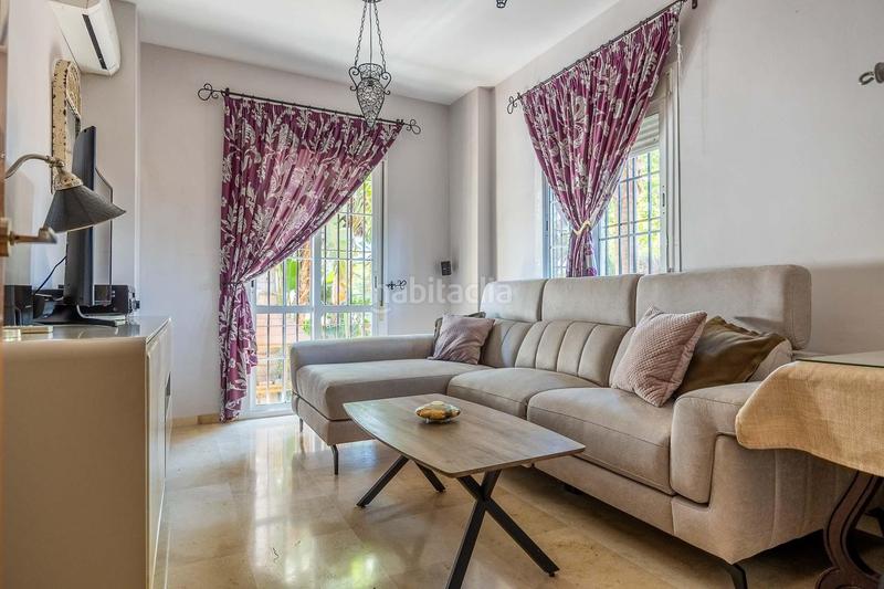 Foto a91f1d70-a768-47d4-9ea0-4fd84bb96468. Casa aparellada a avenida del ingeniero josé luis prats 46 a Dos Hermanas