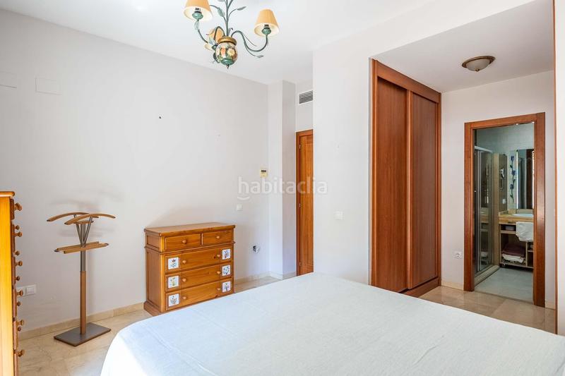 Foto bb47240f-dd62-4ff2-85c0-89b6512bfdbc. Casa aparellada a avenida del ingeniero josé luis prats 46 a Dos Hermanas