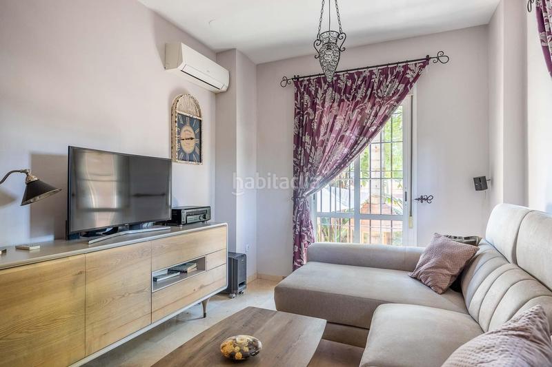 Foto dd2ba922-a37a-47fb-9b29-d22be0b61dde. Casa aparellada a avenida del ingeniero josé luis prats 46 a Dos Hermanas