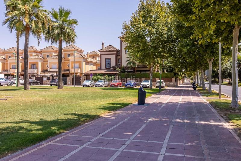 Foto ecfc3738-65d8-42e9-8055-ce069e00cfcd. Casa aparellada a avenida del ingeniero josé luis prats 46 a Dos Hermanas