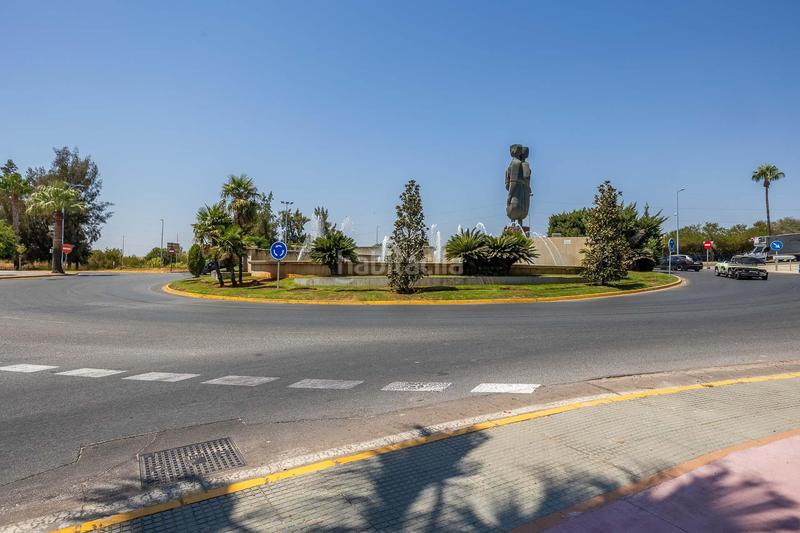 Foto fc966336-38b1-4225-8eaf-e92da37b7c67. Casa aparellada a avenida del ingeniero josé luis prats 46 a Dos Hermanas