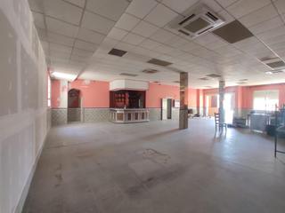 Lloguer Local Comercial a Centro - Doña Mercedes. Local comercial diáfano en el centro de dos hermanas, junto a me