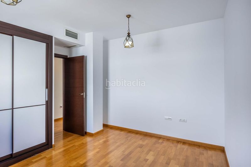 Foto 555f7993-b077-43c5-ad77-950847a180ce. Casa adossada amb calefacció aparcament piscina a Dos Hermanas