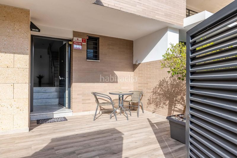 Foto d0a1202c-8d39-4474-81d5-dbd99427253f. Casa adossada amb calefacció aparcament piscina a Dos Hermanas