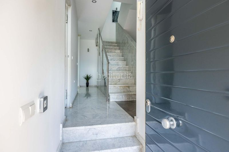 Foto d53adffb-3829-48b0-8b93-f21b098fe3e3. Casa adossada amb calefacció aparcament piscina a Dos Hermanas
