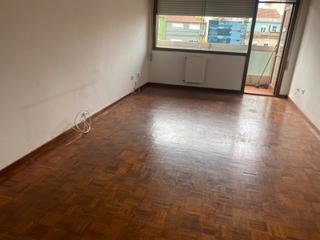 Appartement à Rúa condesa casa bárcena 7. Piso amplio bien distibuido para familias