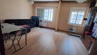 Flat in Rúa emilia pardo bazán 84. Piso familiar
