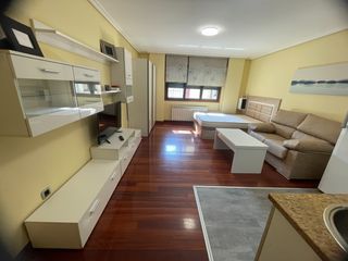 Miete Studiowohnung in Rúa de extremadura 35. Semi nuevo impecable
