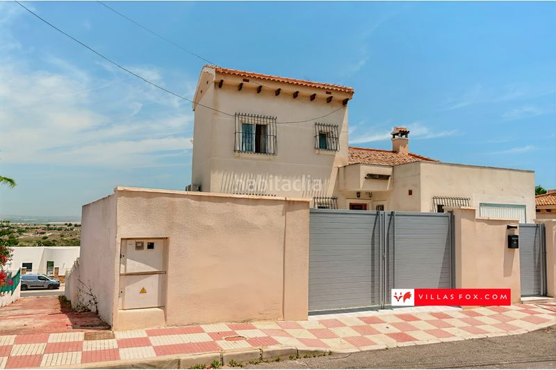 Foto 685897b3-4ca0-427e-b122-e4b4344ab0db. Casa amb aparcament a San Miguel de Salinas